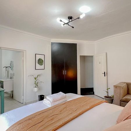 Amoris Guesthouse - In Brooklyn Pretoria Luaran gambar